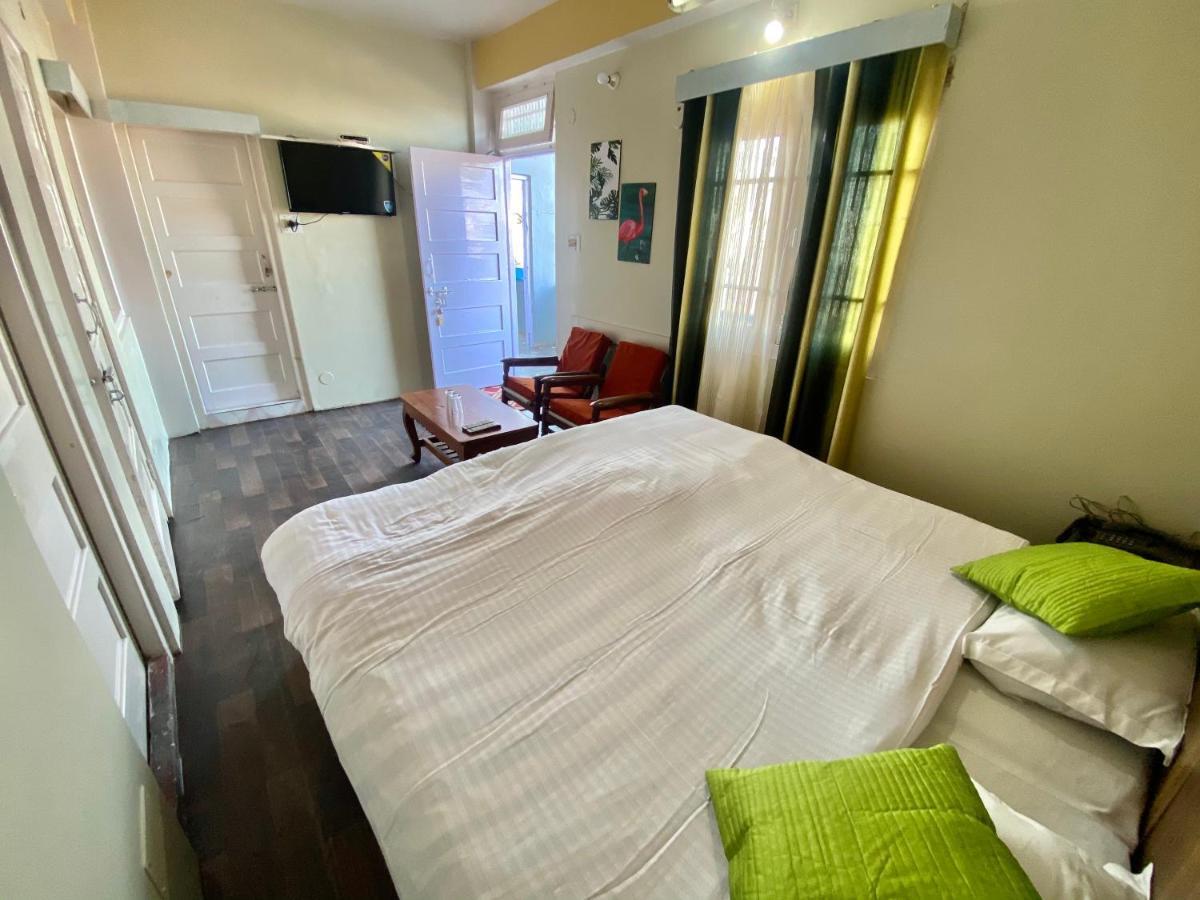 The Travelista Shimla Bed & Breakfast Bagian luar foto